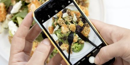 Marketing : Les marques préfèrent les influenceurs aux campagnes publicitaires classiques