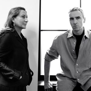 Prada : le designer Raf Simons recruté pour rajeunir la marque