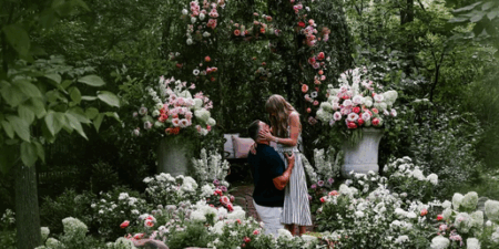 Taylor Swift et Travis Kelce officialisent leurs fiançailles