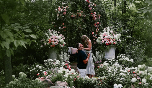 Taylor Swift et Travis Kelce officialisent leurs fiançailles