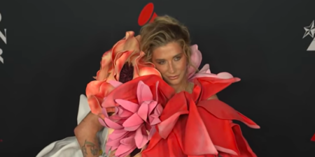 « Pervers » : Kesha s’emporte contre la Maison Blanche