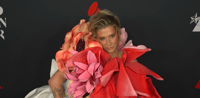 « Pervers » : Kesha s’emporte contre la Maison Blanche